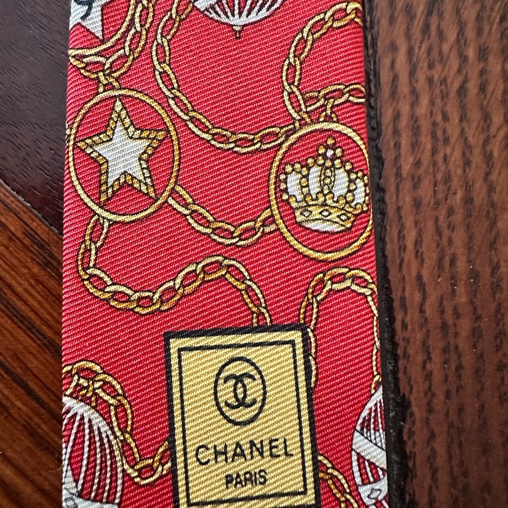 Chanel Red Patterned Tie - Picture 9 of 16